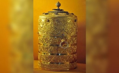 ހައިދަރުއާބާދުގެ ޝާހީ އާއިލާއަށް ނިސްބަތްވާ ރަން ތަށިބަރިއެއް ވަގަށް ނަގައިފި