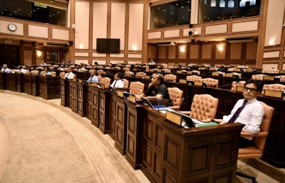 ފަހު ވަގުތު ގާނޫނު އަސާސީ އިސްލާހުކުރަން އީދު ބަންދުގައި ޖަލްސާތައް ބާއްވަނީ