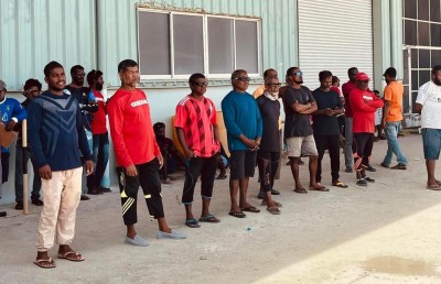 ފައިސާ ޖަމާކުރާނެ ކަމަށް ބުނުމުން މަސްވެރިންގެ މުޒާހަރާ މަޑުޖައްސާލައިފި
