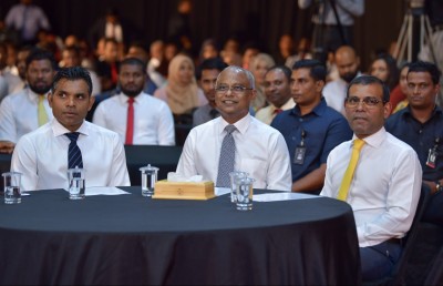ރައީސާއި ނައިބު ރައީސްގެ މުސާރަ ކުޑަކުރީ ގާނޫނާ ޚިލާފަށް؟!