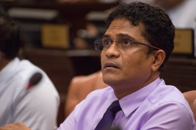 އިދިކޮޅު މެމްބަރުން މަޖިލީހަށް ނުވަނުމުން ނިހާން ކޯފާވެެއްޖެ