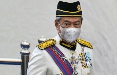 އޮފިޝަލަކު ޕޮޒިޓިވްވުމުން މެލޭޝިއާގެ ބޮޑުވަޒީރު ކަރަންޓީނަށް