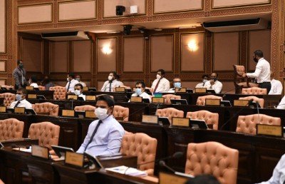 މާސްކު އަޅައިގެން ވާހަކަދެއްކުން މެމްބަރުންނަށް ފަސޭހަ ކަމަކަށް ނުވި