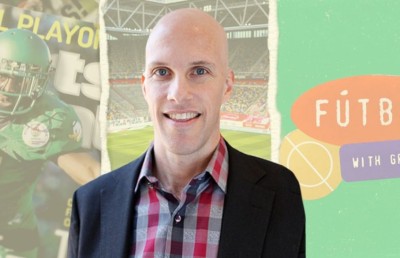 ރެއިންބޯ ޓީޝާޓް ލައިގެން ހުރުމުން އެމެރިކާ ނޫސްވެރިޔާ ދަނޑަށް ވަނަނުދީ ހިފަހައްޓައިފި