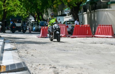 އަމީނީމަގުގައި ތާރު އެޅުން: ތިން މަސް މަސްވެއްޖެ، އެންމެ ތާރުކޮޅެއް ވެސް ނެތް!