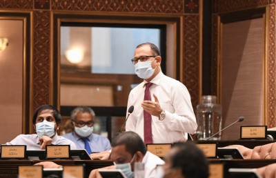 ކައުންސިލްތަކުގެ މައްސަލަ ހައްލު ކުރަން ޖެހޭނީ ތިން ބާރުގެ ތެރެއިން: އާދަމް ޝަރީފް