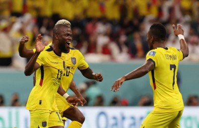 އިކުއެޑޯ އަތްދަށުވެ، ފުރަތަމަ މެޗުން ގަތަރަށް ހުތުރު ރެކޯޑެއް