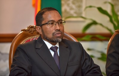 ހައި ކޯޓުގެ ފަނޑިޔާރު ޝުއައިބު މާދަމާ އިން ފެށިގެން ރިޓަޔާ ކުރައްވަނީ