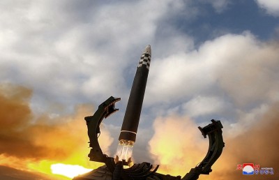 އަމާޒަކީ އެންމެ ބާރުގަދަ ނިއުކްލިއާ ލަޝްކަރަށް ވުން: ކިމް