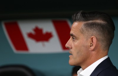 ކެނަޑާ ކޯޗުގެ ބަހުގެ ހަމަލާ ވިހަވެއްޖެ