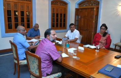 ކޮންމެހެން ކުރަންޖެހޭ މަސައްކަތަށް ސަރުކާރު އޮފީސްތައް ހުޅުވަނީ