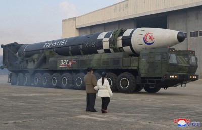 އަމާޒަކީ އެންމެ ބާރުގަދަ ނިއުކްލިއާ ލަޝްކަރަށް ވުން: ކިމް