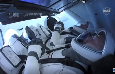 ގަޑިއަކު 17،500 މޭލުގެ ބާރު މިނުގައި 19 ގަޑިއިރު ދަތުރު ކާމިޔާބު