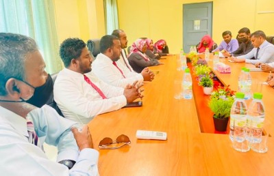 އަމިއްލަ އެކައުންޓަށް މިލިއަނުން ފައިސާ ޖަމާކުރި މައްސަލާގައި ދުވާފަރު ކައުންސިލަރުން ސަސްޕެންޑްކޮށްފި