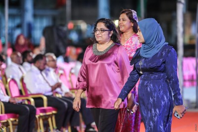 ޕާޓީއެއް އުފެއްދެވުމުގެ މަސައްކަތް ރައީސް ޔާމީން ނުކުރައްވާ: އާޒިމާ