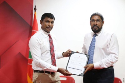 މެމްބަރު ރިޔާޒު ރަޝީދު ޖޭޕީއަށް ސޮއިކުރައްވައިފި