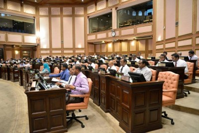 ވެރިކަމުގެ އުމުރު ކަނޑައެޅުމުގެ ބިލް ވަގުތީ ކޮމިޓީ އަކަށް ފޮނުވައިފި