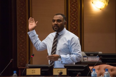 ދޮށީ އުމުރުގެ މީހުންނަށް ވެރިކަން ނުރެވޭ އިސްލާހު އުވާލުމުގެ ބިލު ބަލައިގެންފި
