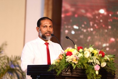 ނޫސްވެރިކަމާ ދެކޮޅަށް ޖަހާފައި ހުރި މަޅިތައް ނައްތާލާނަން: އިމްރާނު