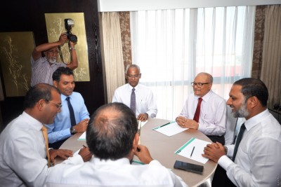 މަޖިލީހާ ގުޅޭ ގޮތުން ހަތަރު ލީޑަރުންނާ ރައީސް ބައްދަލު ކުރައްވަނީ