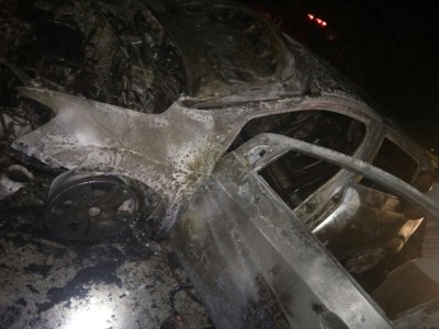 އައްޑޫގައި ދުއްވާފައި ދިޔަ ކާރެއްގައި ރޯވެ ބޭނުން ނުކުރެވޭ ވަރުވެއްޖެ