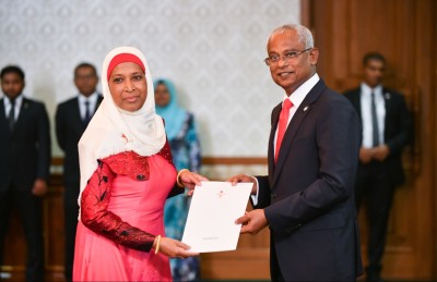 ހައުސިން މިނިސްޓަރު އާތިފާ އިސްތިއުފާ ދެއްވައިފި