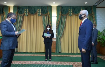 އަސްލަމް، އަލުން މަގާމުގެ ހުވާކުރައްވައިފި