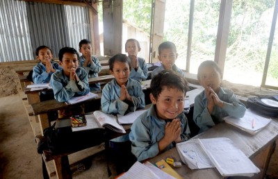 ނޭޕާލްގެ ސްކޫލްތަކުގައި މެންޑަރިން ކިޔަވައިދެނީ، ޓީޗަރުންގެ މުސާރަ ވެސް ޗައިނާ އިން