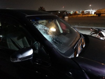 ހައި ވޭގައި ޔޫޓާނެއް ނަގަން އުޅުނު ސައިކަލަކާއި ކާރެއް ޖެހި ދެ މީހަކަށް އަނިޔާވެއްޖެ