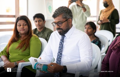 2045 ވަނަ އަހަރުގެ ތަސައްވުރު ދައްކައިދޭ "ދަ އިޔާ 2045" ފޮތް ނެރެފި