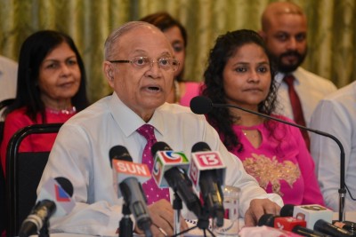 މައުމޫންގެ ތާއިދާއެކު 80 ދާއިރާއަށް ކުރިމަތިލުމަށް ޝައުގުވެރިކަން ފާޅުކޮށްފި
