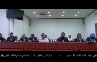 އަދަބާ ބެހޭގޮތުން ޔާމީންގެ ބަހެއް ނެތް، ކޯޓުން ގޮތެއް ނިންމަނީ