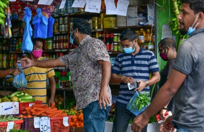 ބާޒާރުމަތި: މާސްކް އަޅައިގެން، އެކަމަކު ތޮއްޖެހިފައި!