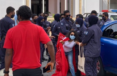 މަޖިލީހުގެ އިދާރާ ކައިރިއަށް އެއްވުމުން ގަދަކަމުން ފޮނުވާލައިފި