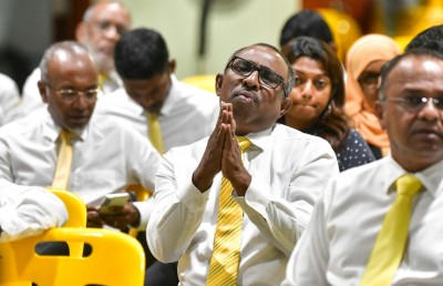 އިންތިހާބު ކޮމެޓީ އެކުލަވާލުން ދެ ފެކްޝަންގެ ބޮޑު ކޯޅުމަކަށް!