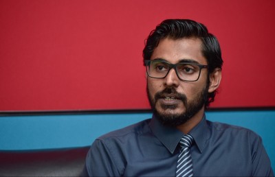 ގާނޫނީ ހުސްކަމެއް: ހުކުމާ އެކު ގިނަ ފީތައް ދެއްކޭނެ ގޮތެއް ނެތް!