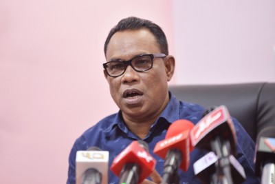 ޕާޓީ ރެޖިސްޓްރީ ނުކޮށްދޭތީ އީސީ މެމްބަރުން މަޖިލީހަށް ހާޒިރުކުރާނަން: ޕީއެންސީ