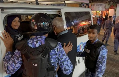 މުޒާހަރާ އިން މާލޭގެ މޭޔަރު ހައްޔަރުކޮށްފި