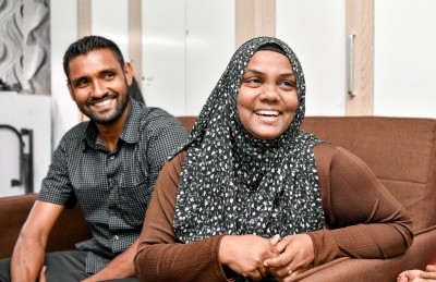 ނާއުއްމީދު ބަލިކޮށްލި މި ދެމަފިރިންގެ ލޯބި!