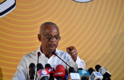 ނަޝީދަށް ރައީސްގެ ރައްދެއް: "އެއްވެސް މީހެއްގެ އަޅަކަށް ނުވާނަން"