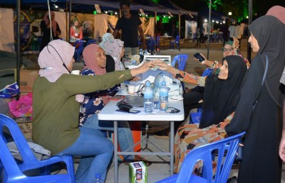 މާލޭގެ މިސްކިތްތައް ޗާލުކުރުމަށް އެހީވާ ފަންޑަށް ފުރަތަމަ ދުވަހު ވެސް ތިން ލައްކަ ރުފިޔާ