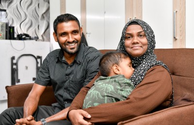 ނާއުއްމީދު ބަލިކޮށްލި މި ދެމަފިރިންގެ ލޯބި!