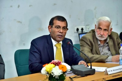 ގައުމެއްގެ އިސްތިގުލާލު ދެމެހެއްޓޭނީ ޑިމޮކްރަސީ އޮވެގެން: ނަޝީދު