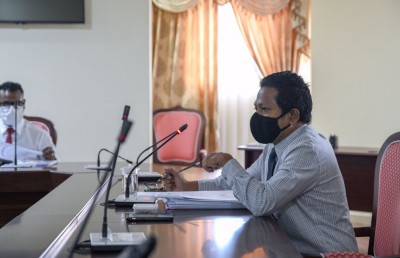 މޯކޮމް މައްސަލައިގެ ރިޕޯޓްތައް މަޖިލީހަށް ދޭން އަންގަން ފާސްކޮށްފި