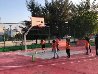 ބާސްކެޓް ކުޅުންތެރިން ތަމްރީނު ކުރުމުގެ ޕުރޮގްރާމެއް ކުޅުދުއްފުށީގައި ފައްޓަނީ