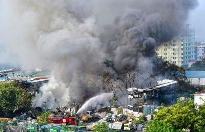 ނީލަން ފިހާރަ އަނދައި ހުލިވެއްޖެ