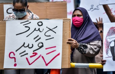 ޖިންސީ އަނިޔާއާ ދެކޮޅަށް އަޑުއުފުލައި މުޒާހަރާކޮށްފި