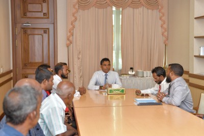 އިހަވަންދޫ ސްކޫލުގެ އިސްވެރިންނާ ނާއިބު ރައީސް ބައްދަލުކުރައްވައިފި