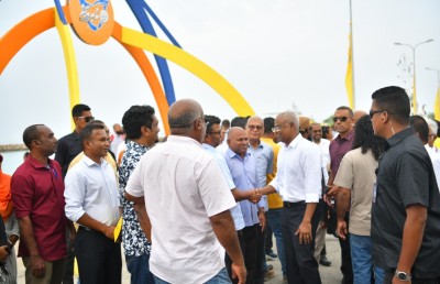 ރައީސް ވިދާޅުވީ، ނަޝީދުގެ ޓްރާންސްޕޯޓް ސިޔާސަތާ ހެދި އުޅެނީ ސަލާމަތް ނުވެވިގެން ކަމަށް