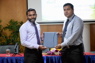 ޕޮލިޓެކްނިކްގެ ދަރިވަރުންނަށް ސްޓެލްކޯގައި ތަމްރީން ދެނީ